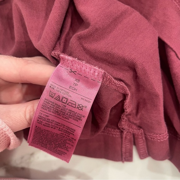 NWOT Old Navy Sleeveless Burgundy Top with Pocket - Picture 12 of 12